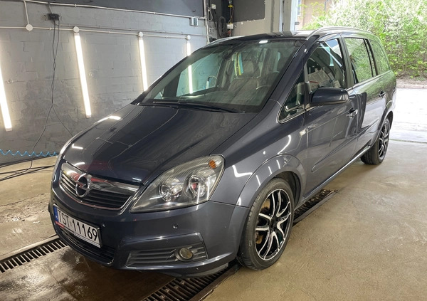 Opel Zafira cena 12900 przebieg: 335000, rok produkcji 2007 z Starachowice małe 79